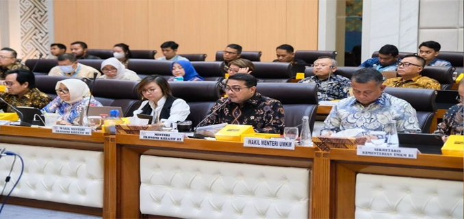 Aplikasi Ungguli Fesyen dalam Investasi Ekonomi Kreatif 2025