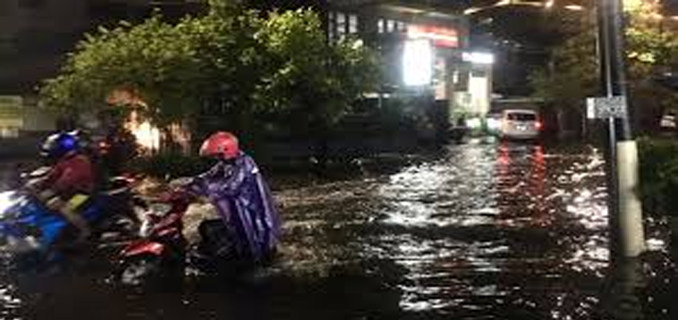 Trik Sumpal Knalpot Tak Ampuh Saat Banjir Setinggi Betis Melanda Bojongsoang